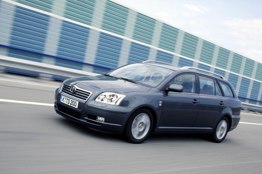  Toyota Avensis Wagon 2003 года  (фото 6 из 76)